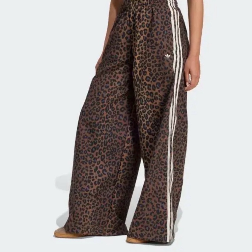 ✨Host pick✨adidas Leopard Firebird Oversize TRACK TrackSuit Bottoms - Picture 2 of 8